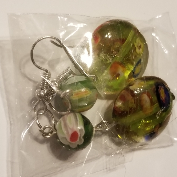 Glass dangle earrings. New, in packaging. - Picture 2 of 3